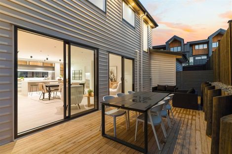 Photo of property in 6 Luff Place, Long Bay, Auckland, 0630