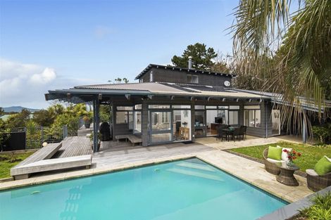 Photo of property in 3/130 Beach Road, Castor Bay, Auckland, 0620