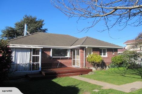 Photo of property in 112 Inwoods Road, Parklands, Christchurch, 8083