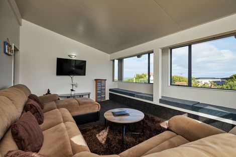 Photo of property in 17 Kotare Place, South Bay, Kaikoura, 7300