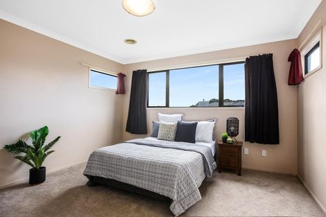 Photo of property in 9 Aspiring Terrace, Aotea, Porirua, 5024