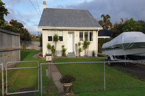 Photo of property in 2 Craig Road, Milford, Auckland, 0620