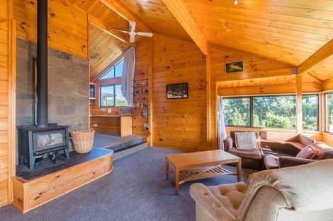 Photo of property in 6 Frimley Terrace, Waikanae Beach, Waikanae, 5036