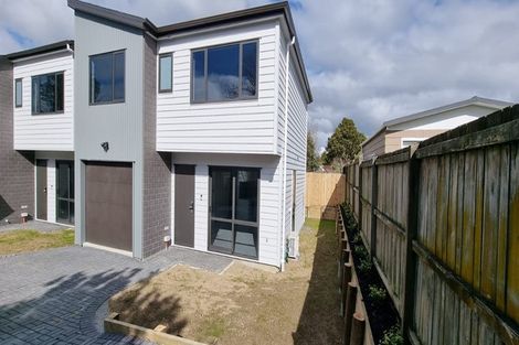 Photo of property in 425f Great South Road, Opaheke, Papakura, 2113
