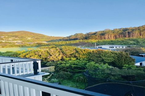 Photo of property in 16 Fernlea Avenue, Karori, Wellington, 6012