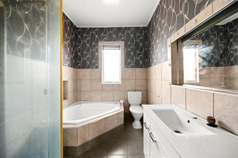 Photo of property in 1057 Heaphy Terrace, Fairfield, Hamilton, 3214