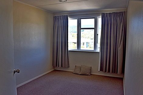 Photo of property in 7 Taylor Terrace, Tawa, Wellington, 5028