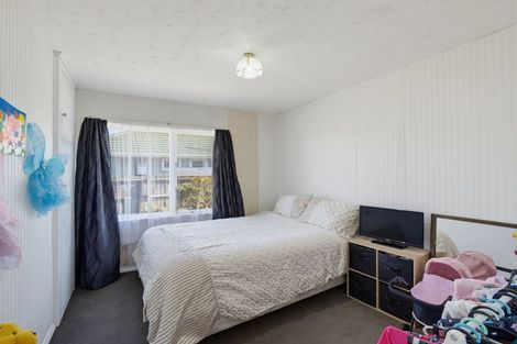 Photo of property in 42 Daniels Road, Redwood, Christchurch, 8051