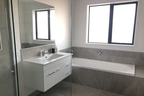 Photo of property in 26 Waitemata Drive, One Tree Point, 0118