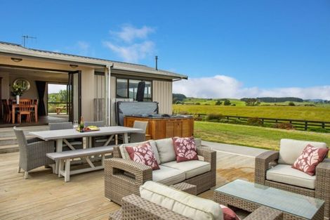 Photo of property in 413a Baylys Coast Road, Dargaville, 0377