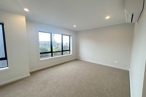 Photo of property in 5/35 Marine Parade, Hobsonville, Auckland, 0616