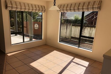 Photo of property in 32 Kilkenny Place, Fitzherbert, Palmerston North, 4410