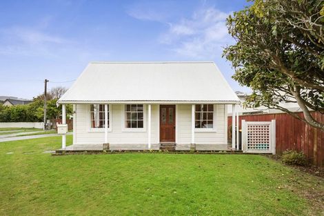 Photo of property in 14 Oxford Street, Tawa, Wellington, 5028