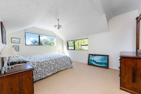 Photo of property in 704 South Titirangi Road, Titirangi, Auckland, 0604