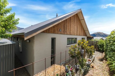 Photo of property in 25 The Heights Avenue, Wanaka, 9305