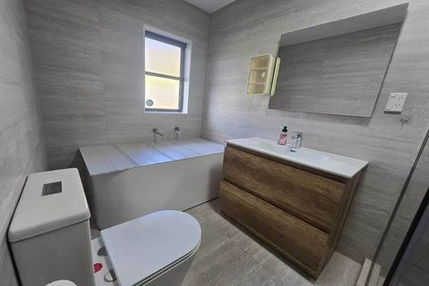 Photo of property in 15 Dovey Place, Massey, Auckland, 0614
