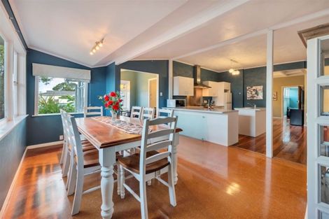 Photo of property in 48 Lynwood Road, New Lynn, Auckland, 0600