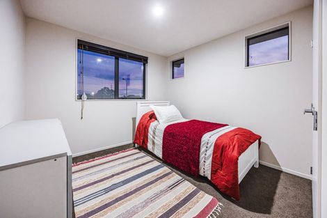 Photo of property in 22 Erceg Way, Rosehill, Papakura, 2113