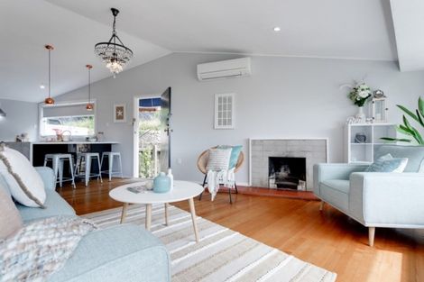 Photo of property in 5 Waerenga Road, Days Bay, Lower Hutt, 5013