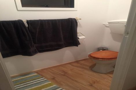 Photo of property in 3/23a Gladstone Road, Northcote, Auckland, 0627