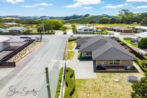 Photo of property in 18 Pahi Road, Paparoa, 0571