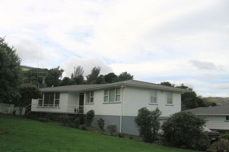 Photo of property in 26 Victory Crescent, Tawa, Wellington, 5028