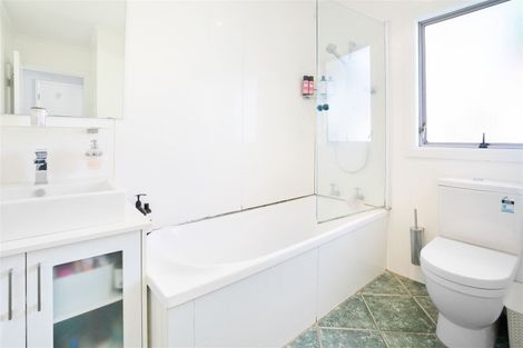 Photo of property in 106 Spinella Drive, Bayview, Auckland, 0629