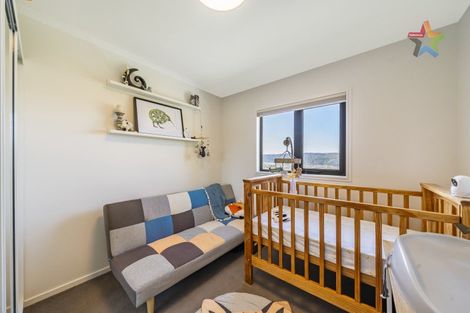 Photo of property in 93 Miromiro Road, Normandale, Lower Hutt, 5010