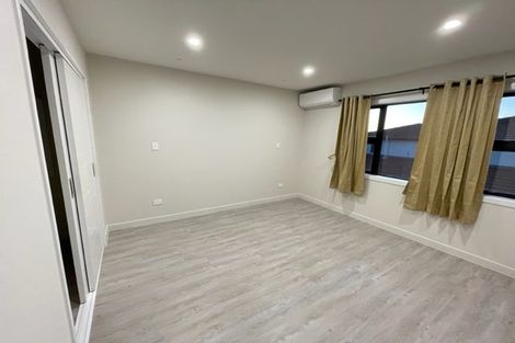 Photo of property in 128b Hutchinsons Road, Bucklands Beach, Auckland, 2014