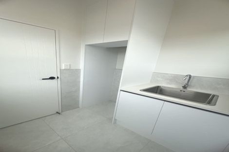 Photo of property in 1a Wren Place, Unsworth Heights, Auckland, 0632