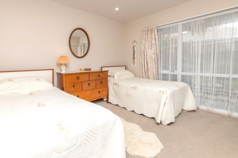 Photo of property in 46 Westgrove Avenue, Avonhead, Christchurch, 8042