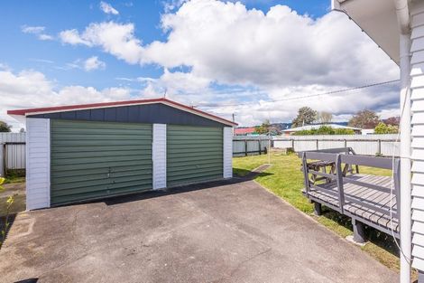 Photo of property in 15 Bledisloe Street, Levin, 5510