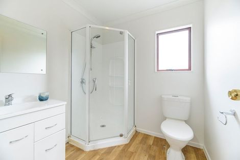 Photo of property in 28 Boundary Road, Blockhouse Bay, Auckland, 0600
