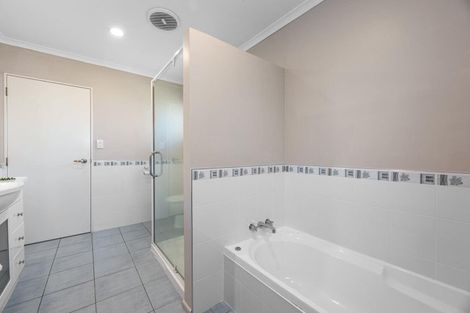 Photo of property in 11 Hinton Place, Pyes Pa, Tauranga, 3112