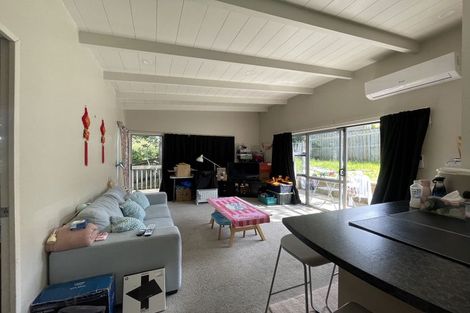 Photo of property in 10 Jonathan Place, Sunnynook, Auckland, 0620