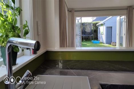 Photo of property in 20 Oroua Street, Eastbourne, Lower Hutt, 5013