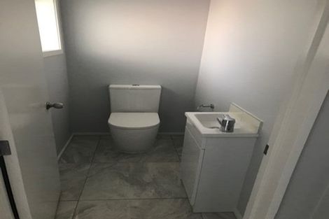 Photo of property in 6/14 Fields Parade, Oteha, Auckland, 0632