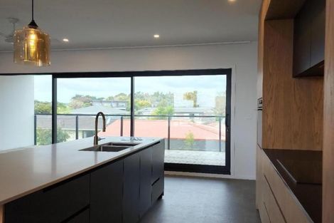 Photo of property in 3/1157 South Road, Oakura, 4314