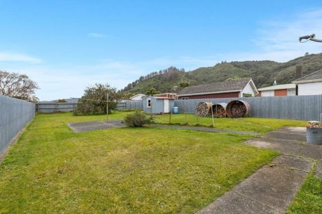Photo of property in 15 Wright Street, Wainuiomata, Lower Hutt, 5014