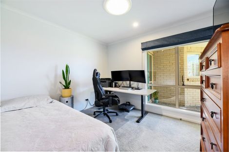 Photo of property in 8 Brookwood Drive, Henderson, Auckland, 0612