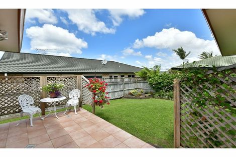 Photo of property in 15 Kath Hopper Drive, Orewa, 0931