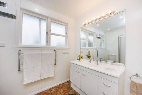 Photo of property in 2 Lind Street, Kimbolton, 4777