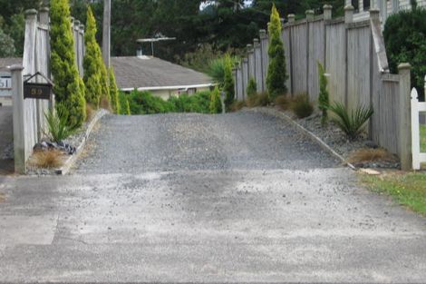 Photo of property in 59 Avonleigh Road, Green Bay, Auckland, 0604