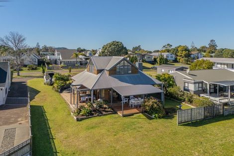 Photo of property in 29 Pleasant Place, Pauanui, Hikuai, 3579