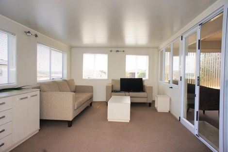 Photo of property in 1 Lewis Road, Pakuranga, Auckland, 2010