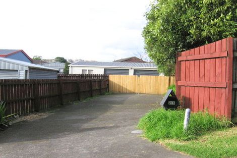 Photo of property in 1/5 Kirklow Place, Goodwood Heights, Auckland, 2105