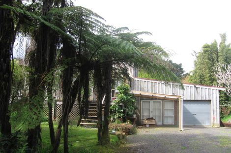 Photo of property in 2 Oxford Terrace, Coromandel, 3506