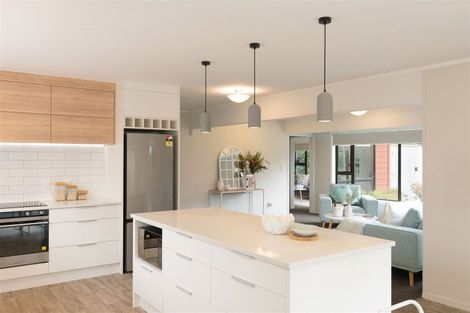 Photo of property in 19 Miro Road, Raumati South, Paraparaumu, 5032