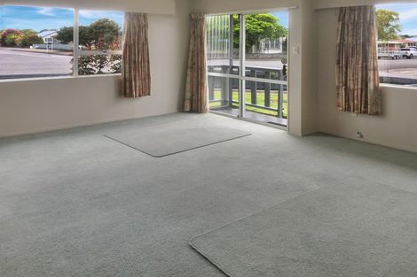 Photo of property in 2 Mccallum Street, Dannevirke, 4930