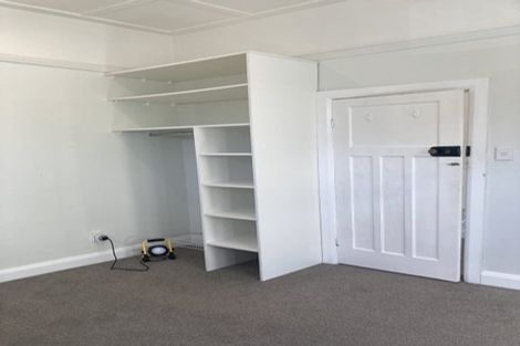 Photo of property in 17 Queens Drive, Kilbirnie, Wellington, 6022